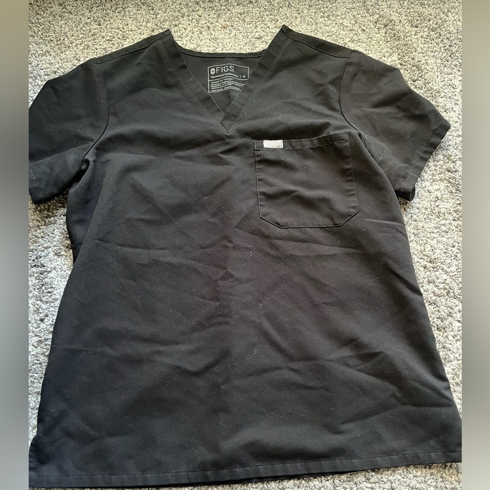 FIGS women’s Black Scrub Top